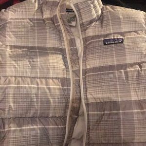 Patagonia puff jacket
